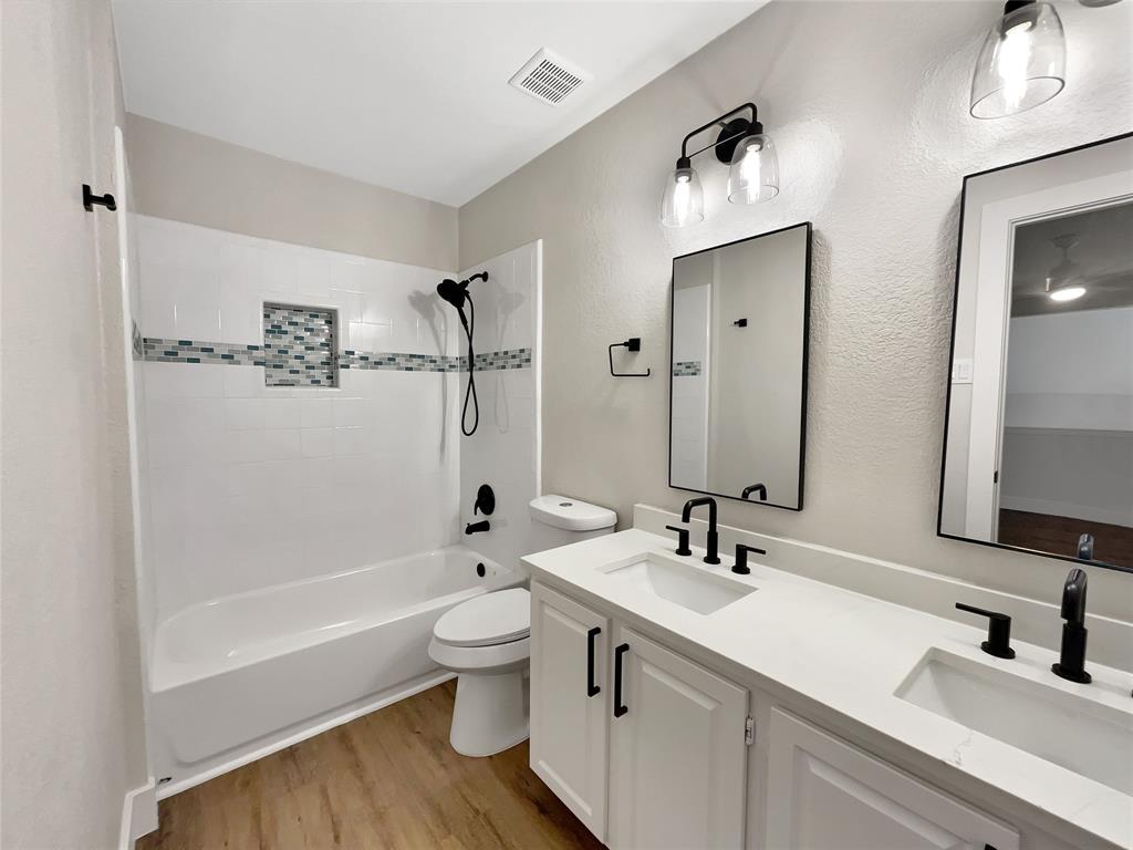 811 Fawn Valley Drive Property Photo 16