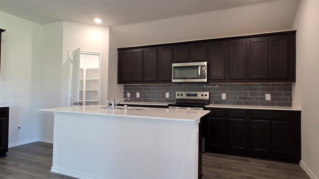 506 Shady Bank Way Property Photo 5