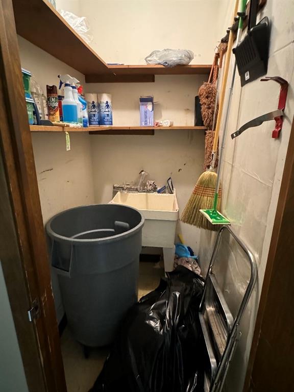 200 E Amherst Property Photo 24