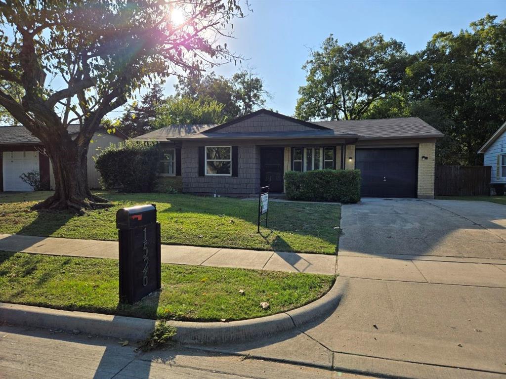 1526 Daniel Drive Property Photo 1