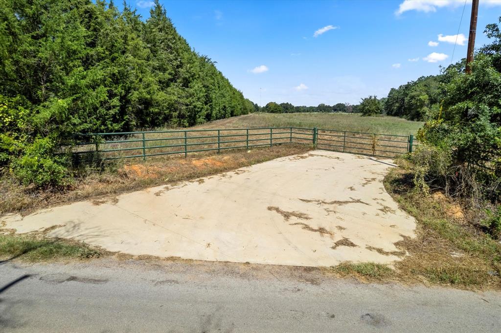 9375 County Road 2403 Property Photo 5