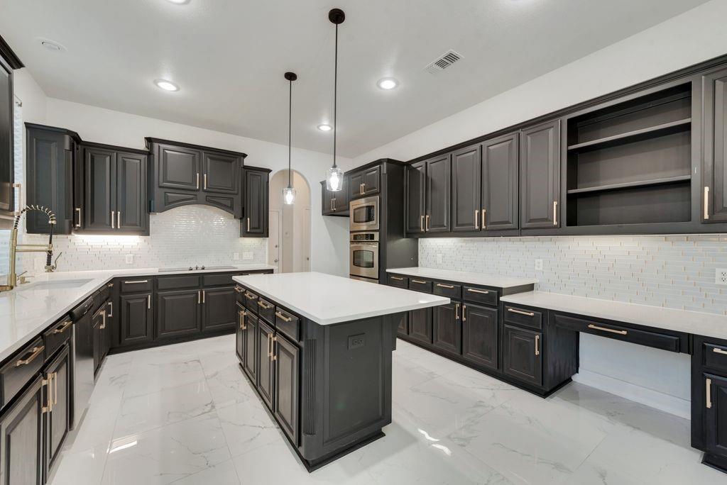 1005 Barre Meadow Lane Property Photo 8