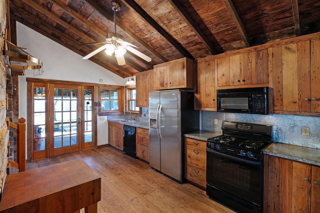 4725 Chesnut Mountain Road Property Photo 9