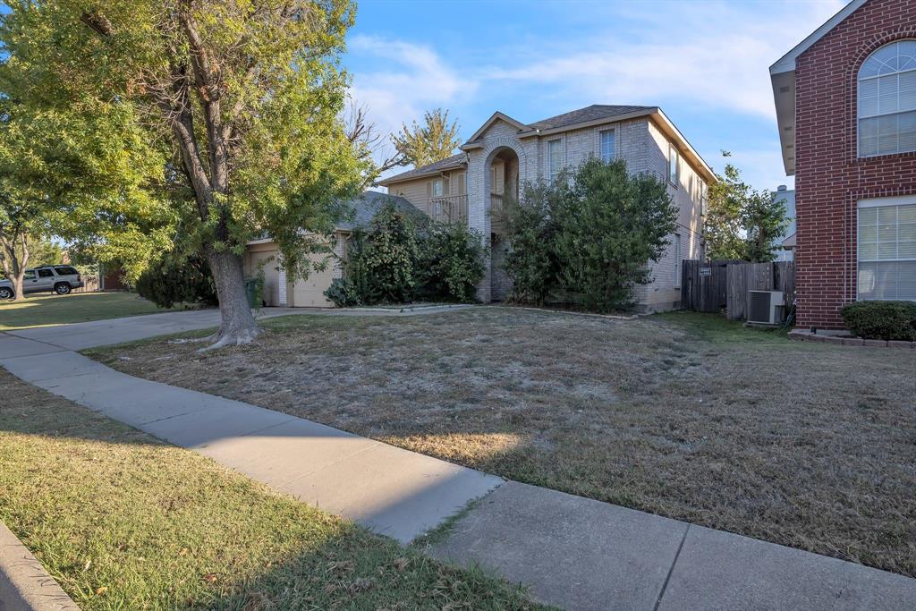 5209 La Viva Lane Property Photo 3