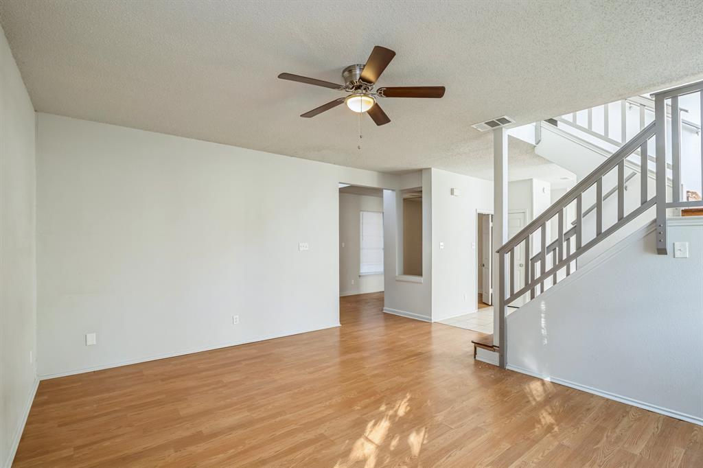 5209 La Viva Lane Property Photo 9