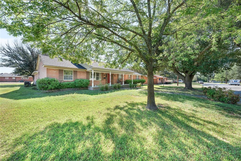 1404 Doris Drive Property Photo 2