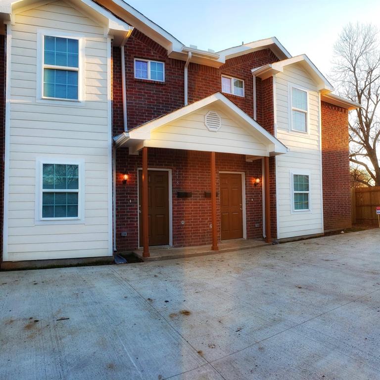 216 E Cherry Street Property Photo 1