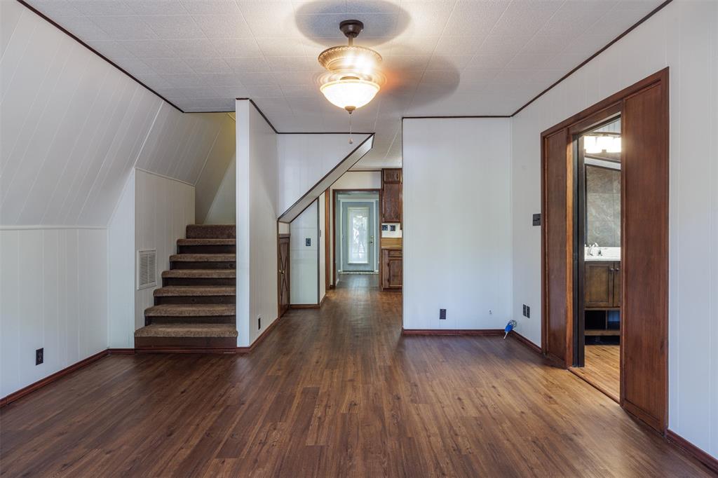 1921 Lone Eagle Drive Property Photo 6