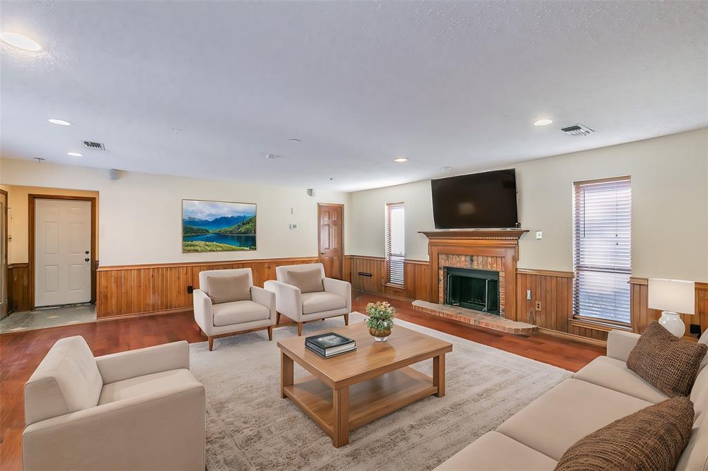 1716 Hampton Court Property Photo 13