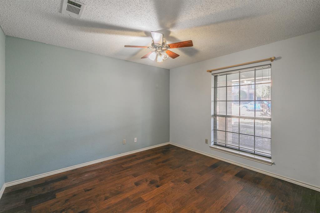 1716 Hampton Court Property Photo 19