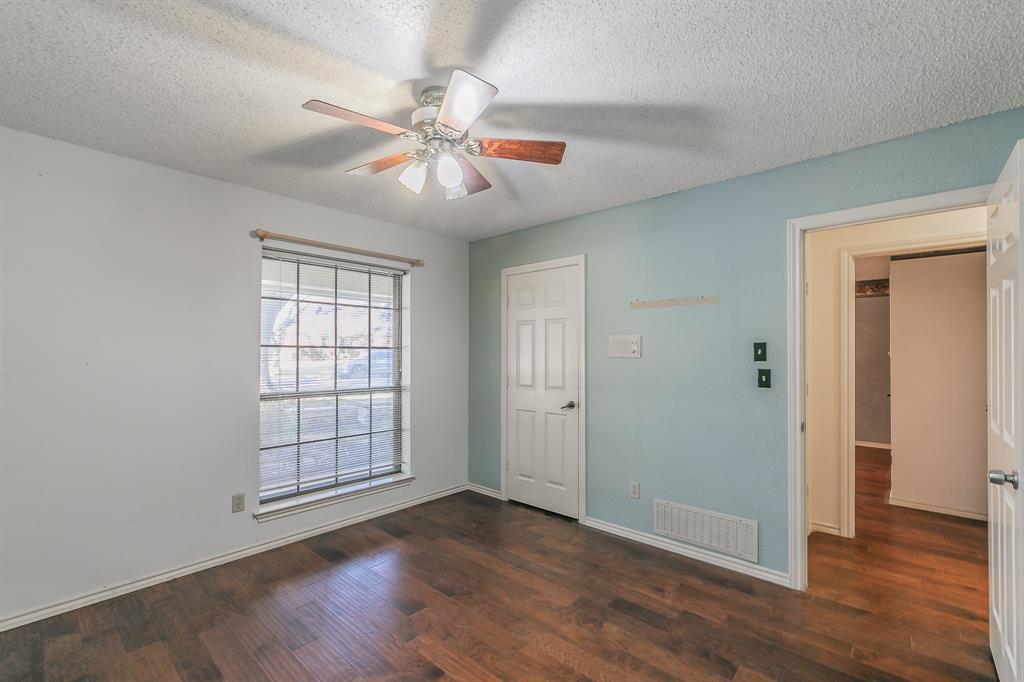 1716 Hampton Court Property Photo 20