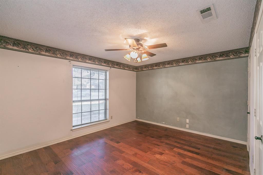 1716 Hampton Court Property Photo 21