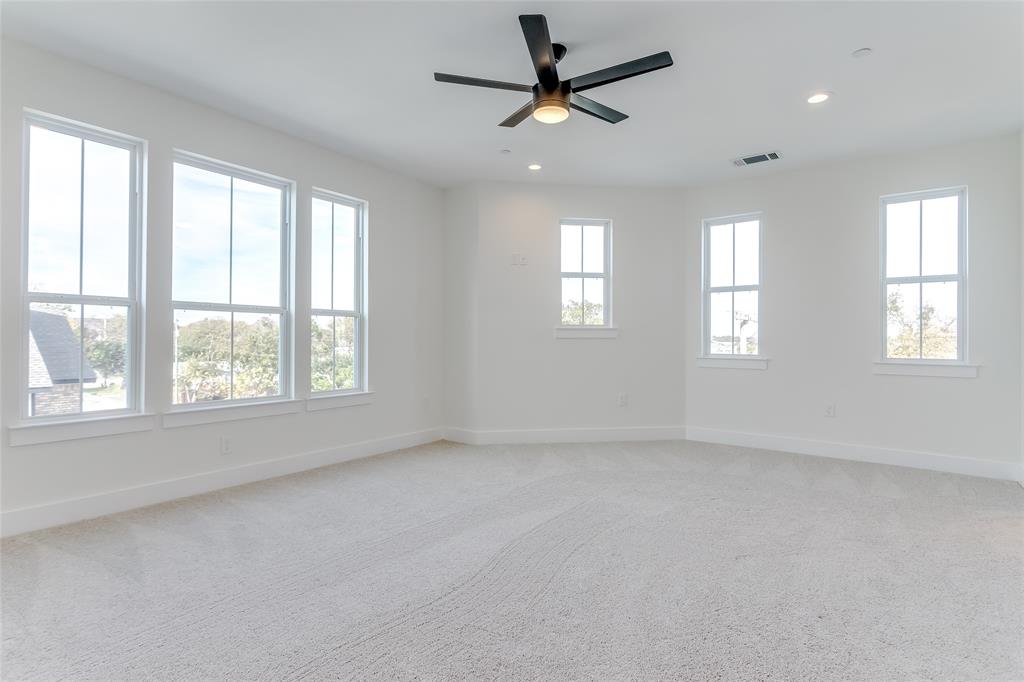 270 Harris Street Property Photo 32