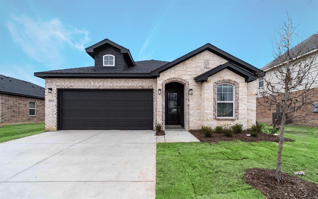 2213 Ridgecrest Lane Property Photo 1