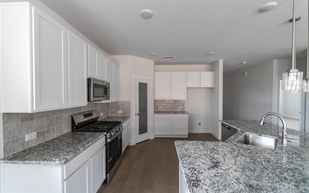 2213 Ridgecrest Lane Property Photo 3