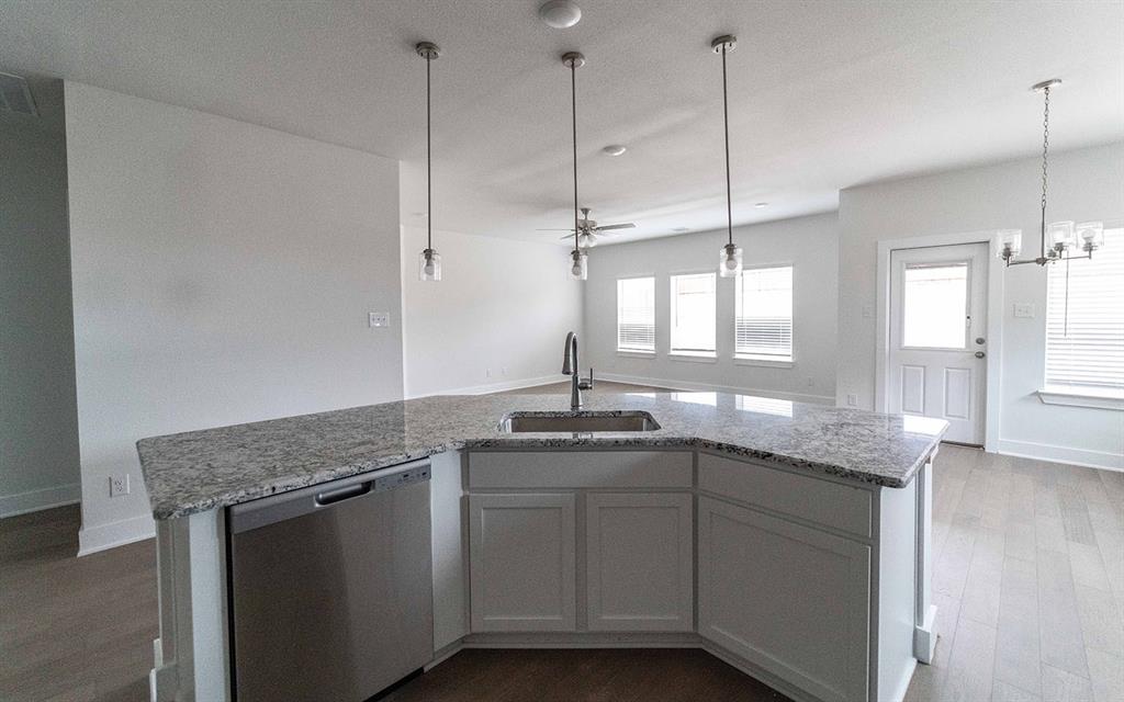 2213 Ridgecrest Lane Property Photo 4