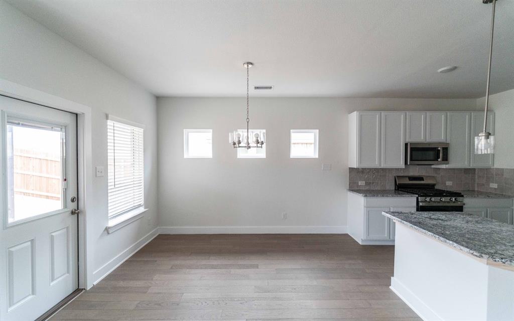 2213 Ridgecrest Lane Property Photo 6