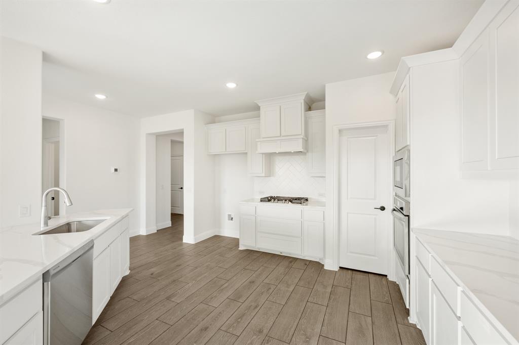9500 Pepper Grass Drive Property Photo 9