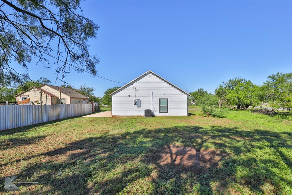 2149 Lillius Street Property Photo 9