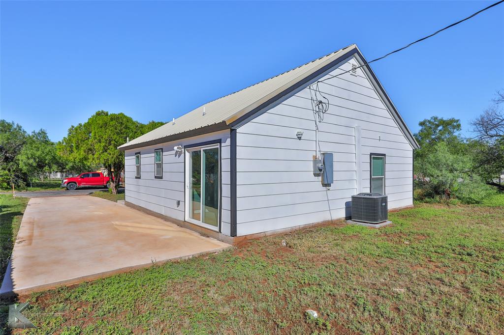 2149 Lillius Street Property Photo 11