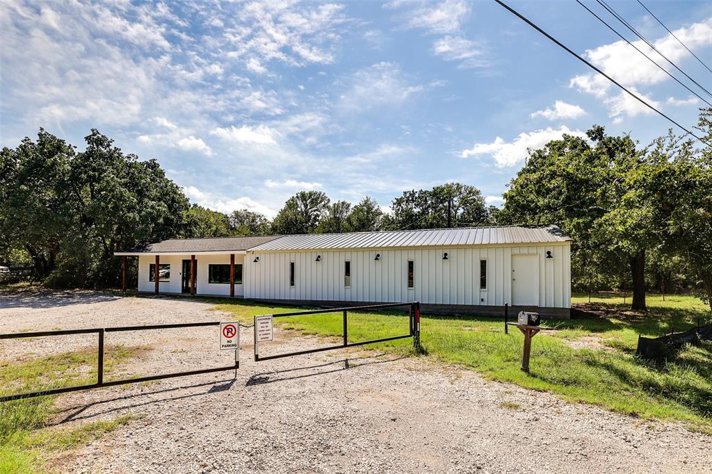 6720 Dick Price Road Property Photo 3