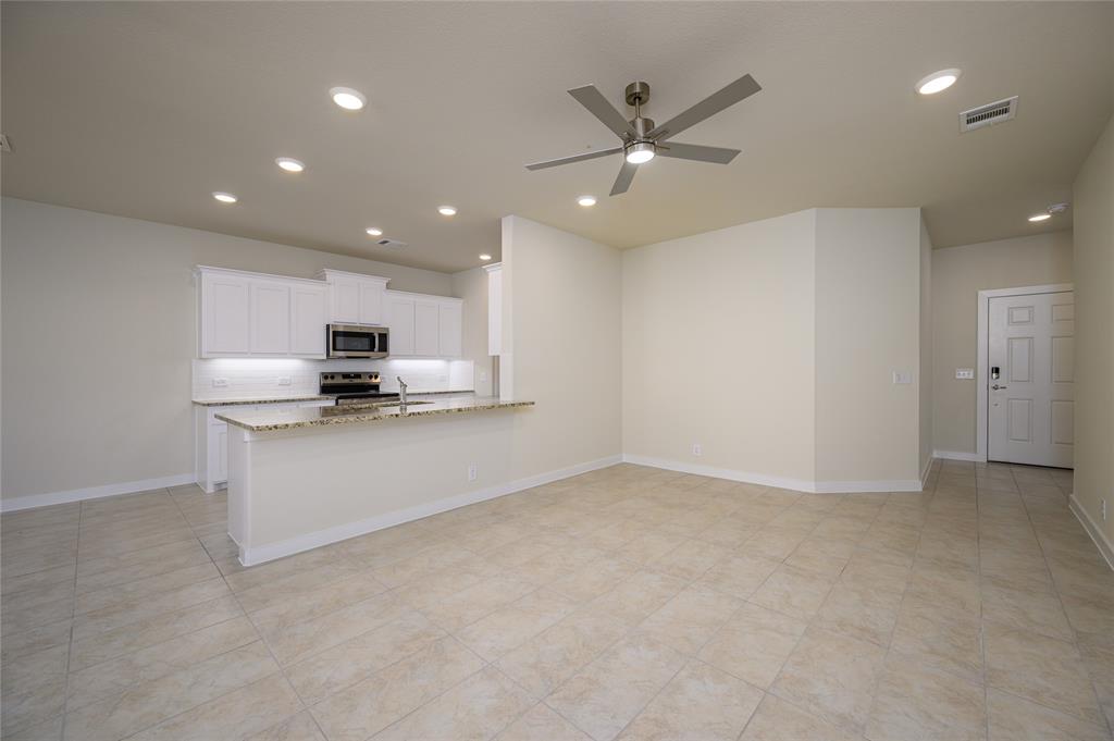 210 S Crestside Drive Property Photo 5