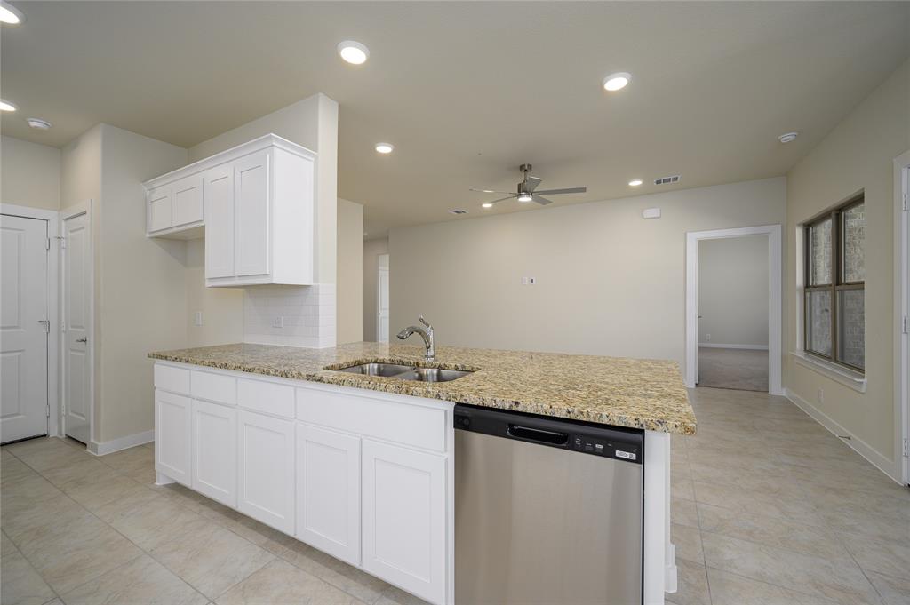 210 S Crestside Drive Property Photo 8