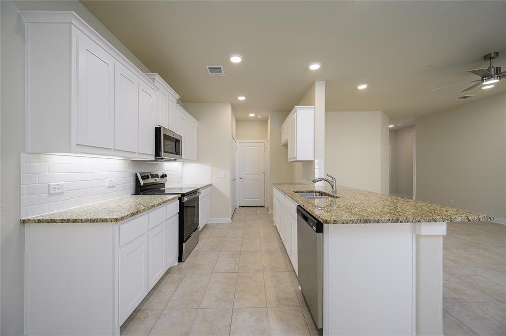 210 S Crestside Drive Property Photo 10