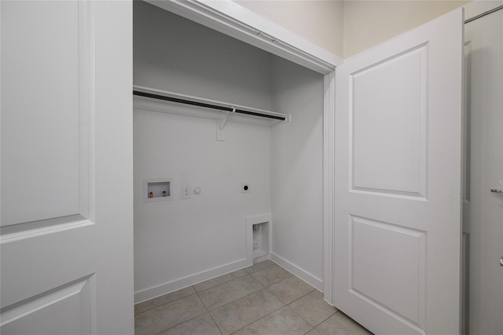 210 S Crestside Drive Property Photo 13