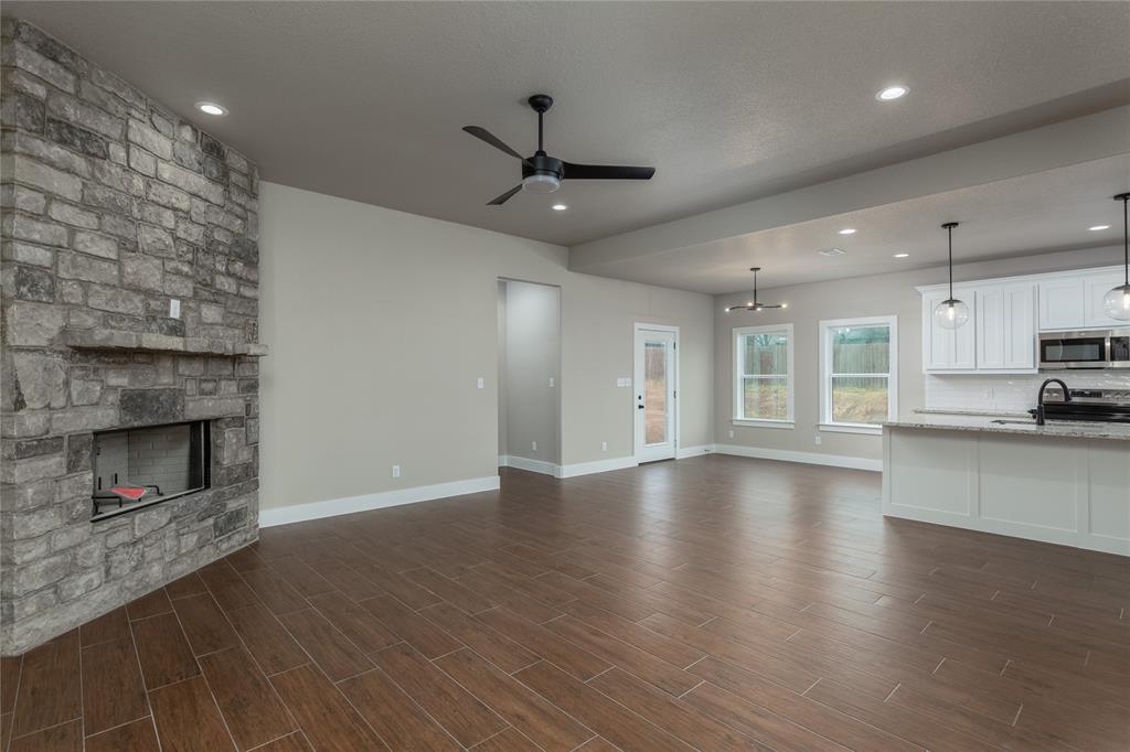 1615 W College Street Property Photo 6