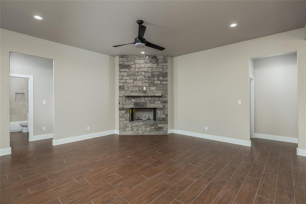 1615 W College Street Property Photo 7