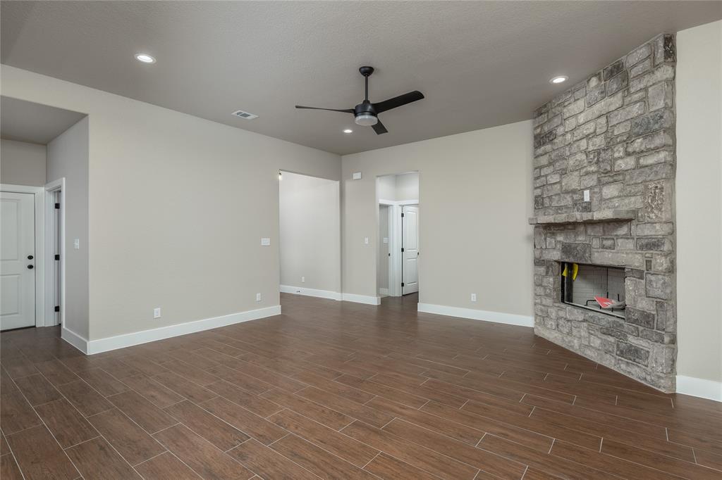 1615 W College Street Property Photo 8