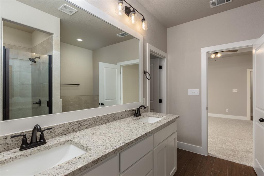 1615 W College Street Property Photo 20