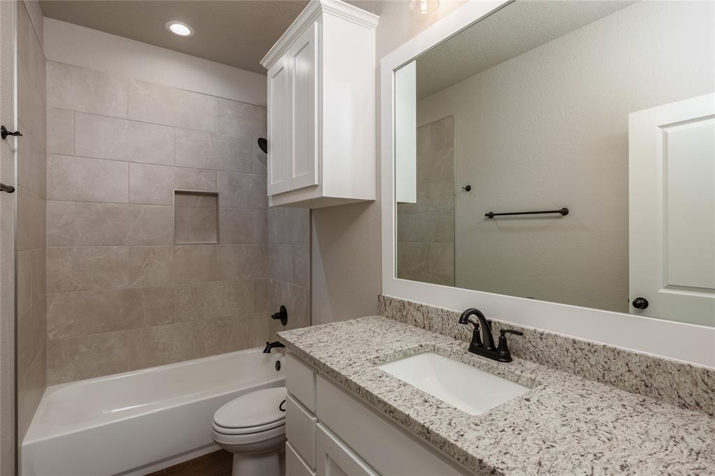 1615 W College Street Property Photo 22