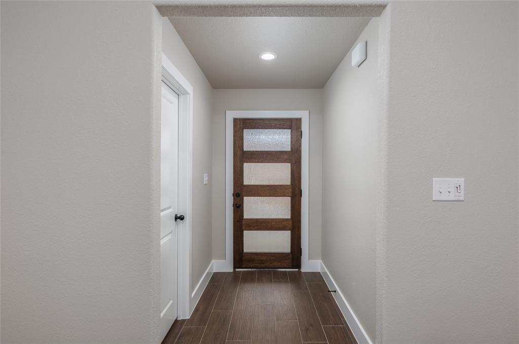 210 Prairie Street Property Photo 5