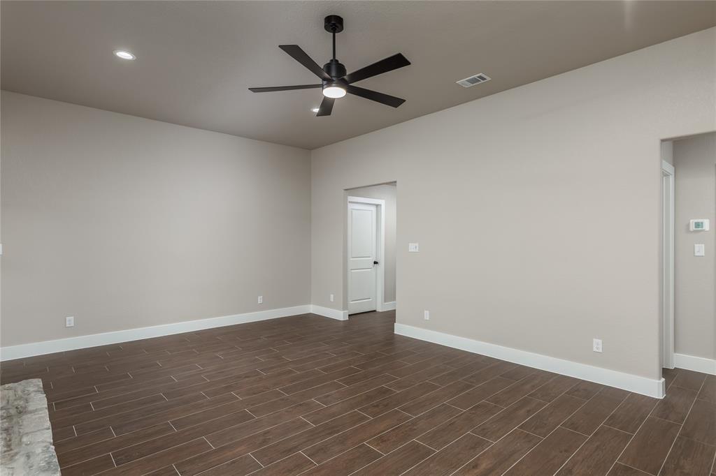 210 Prairie Street Property Photo 8