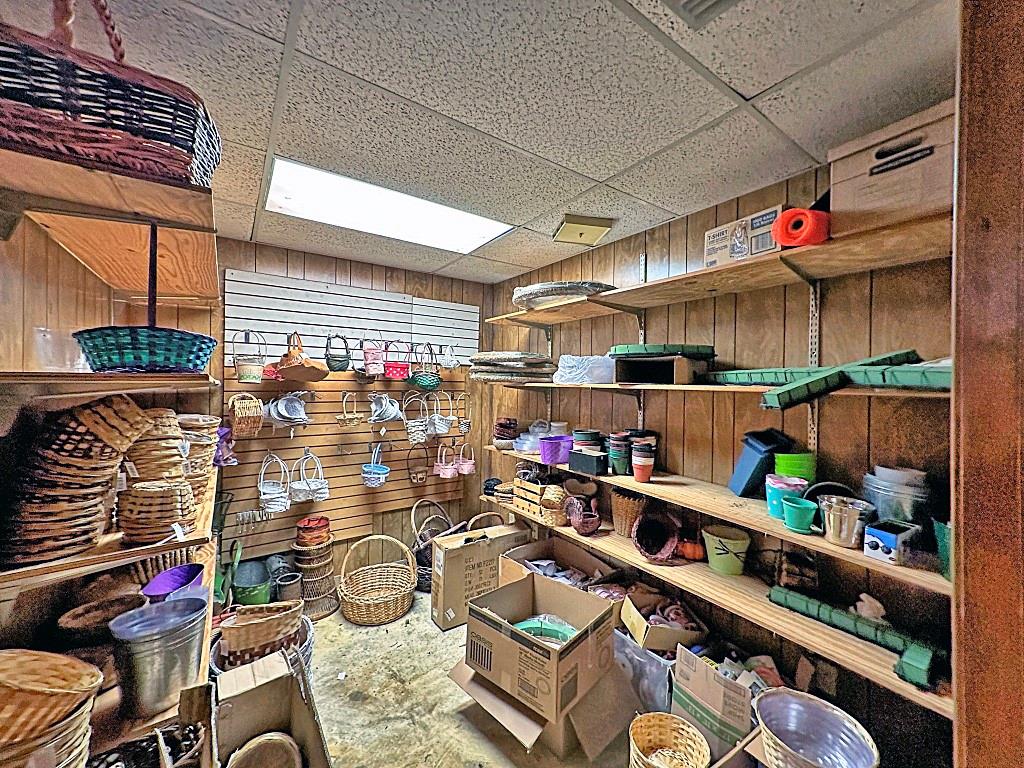 407 E Tyler Street Property Photo 8
