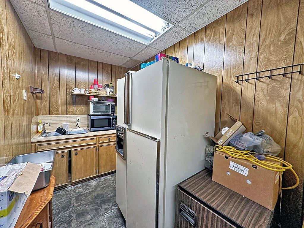 407 E Tyler Street Property Photo 9