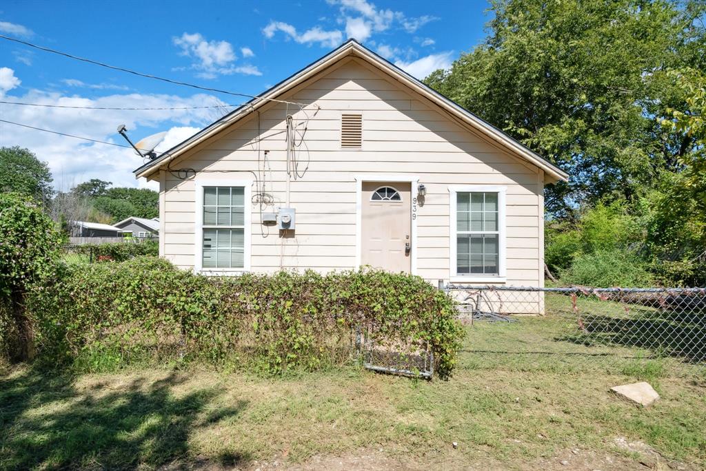 939 W Green Street Property Photo 1