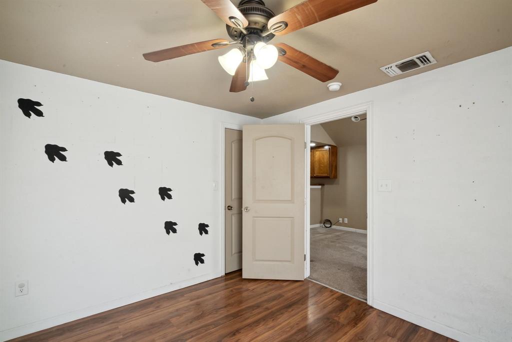 939 W Green Street Property Photo 10