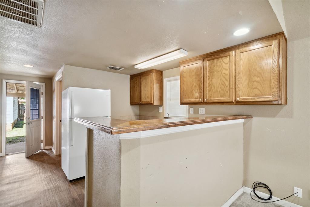 939 W Green Street Property Photo 15