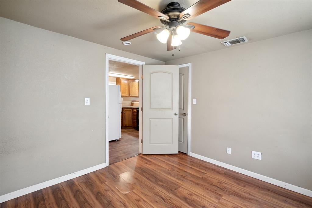 939 W Green Street Property Photo 22