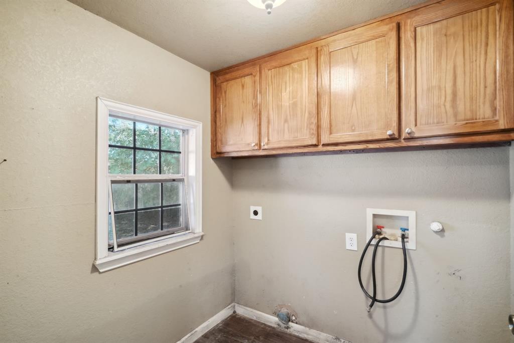 939 W Green Street Property Photo 23