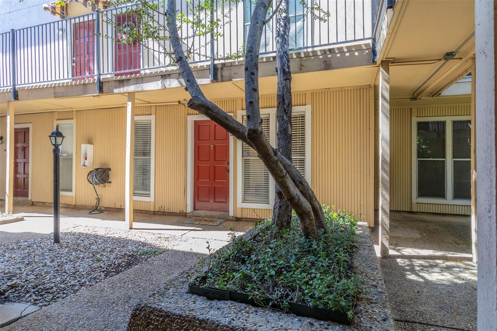 4327 Holland Avenue Property Photo 3
