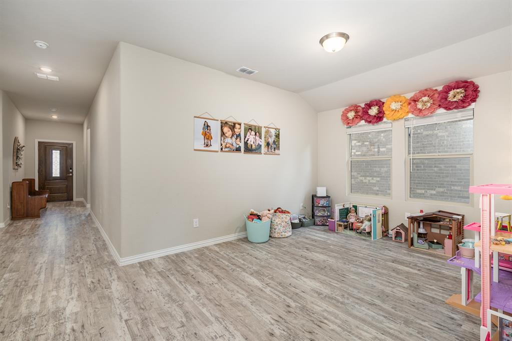 641 Fletcher Drive Property Photo 4