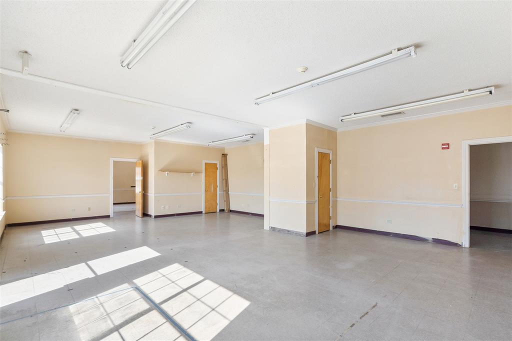 302 Lincoln Park Drive Property Photo 4