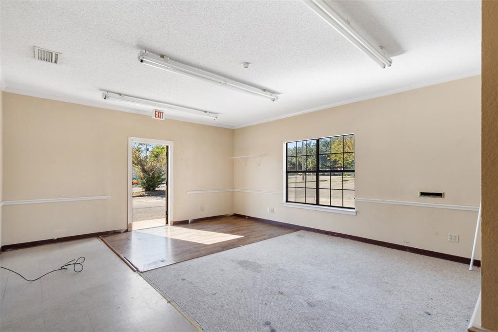 302 Lincoln Park Drive Property Photo 7