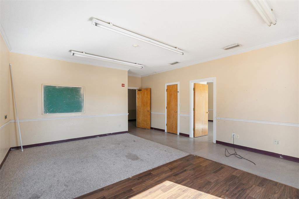 302 Lincoln Park Drive Property Photo 8