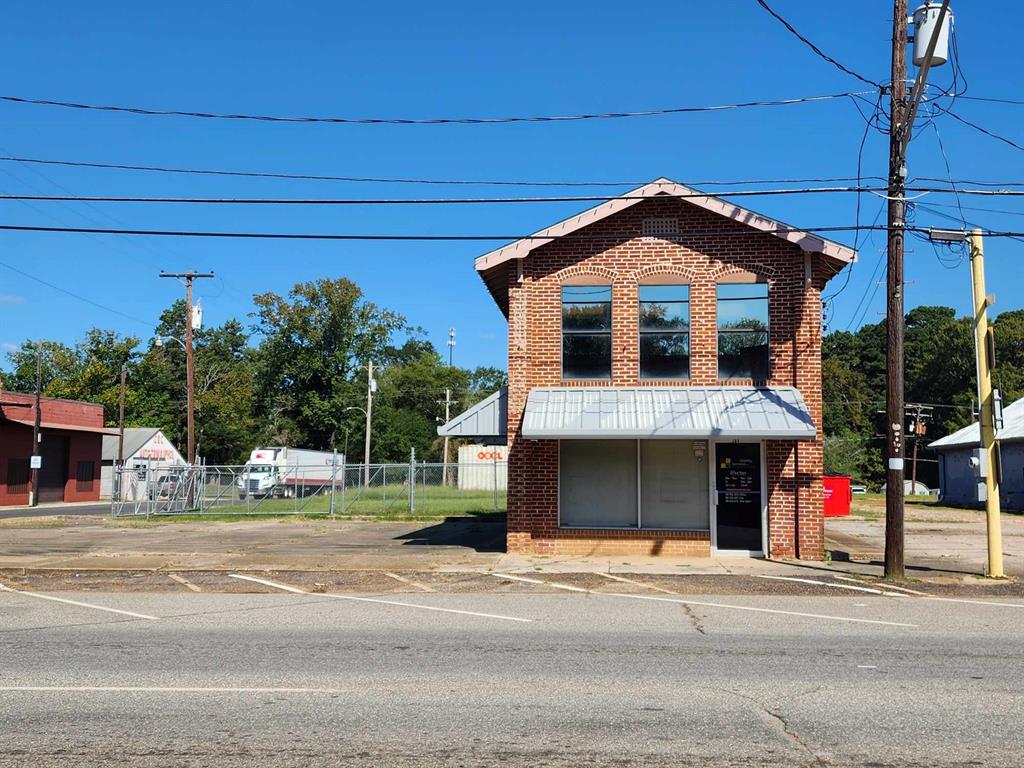 304 W Main Street Property Photo