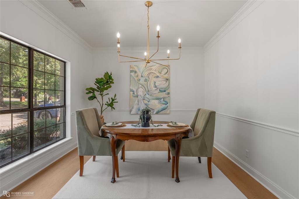 2015 Woodlake Drive Property Photo 4